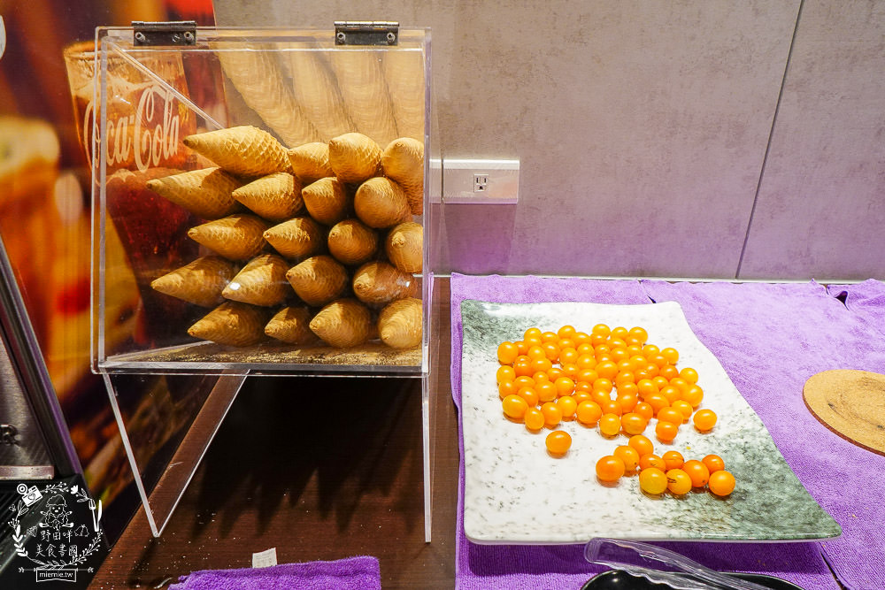 高雄宵夜火鍋[帥之鍋]超霸氣自助吧無限吃到飽!原塊肉現切與不添加味精的湯頭!