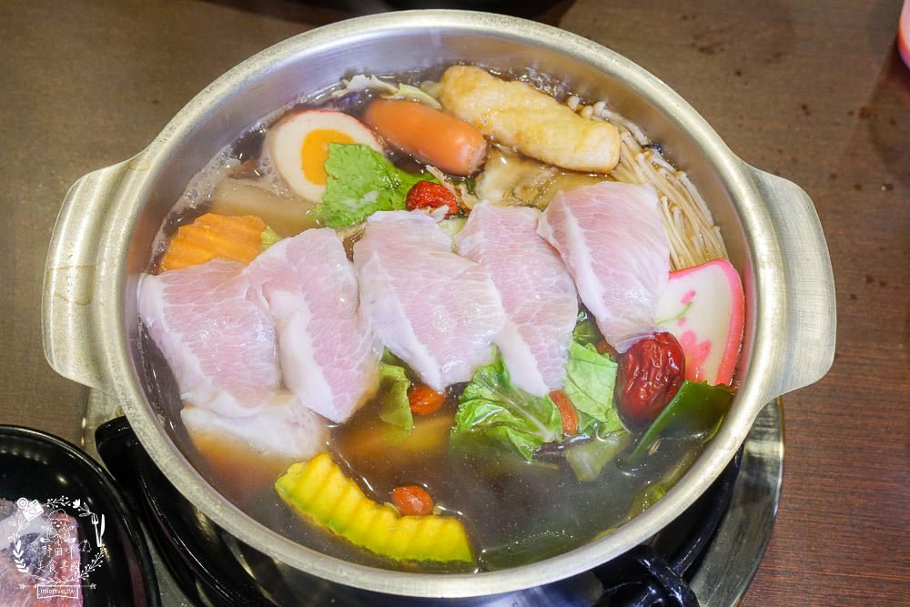 高雄宵夜火鍋[帥之鍋]超霸氣自助吧無限吃到飽!原塊肉現切與不添加味精的湯頭!