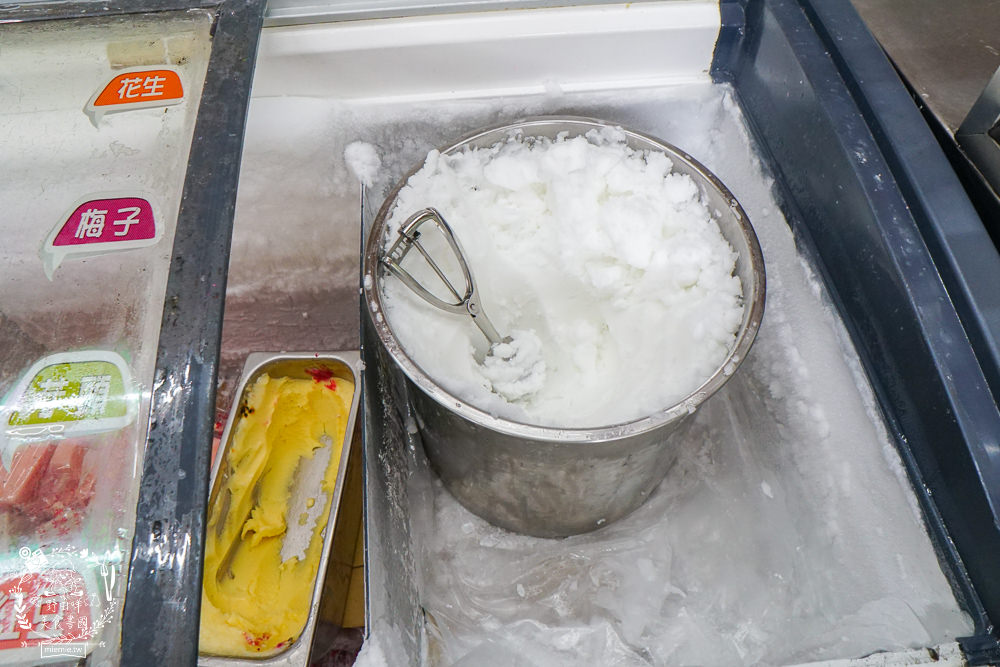 高雄[常美冰店魔法阿嬤的新家]隱藏在美濃別墅莊園的懷舊冰店!招牌冰跟香蕉冰在地人激推!