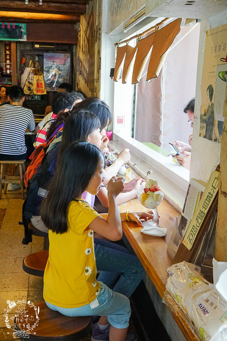 高雄[常美冰店]70年歷史老店|必點繽紛招牌冰|香蕉清冰好消暑