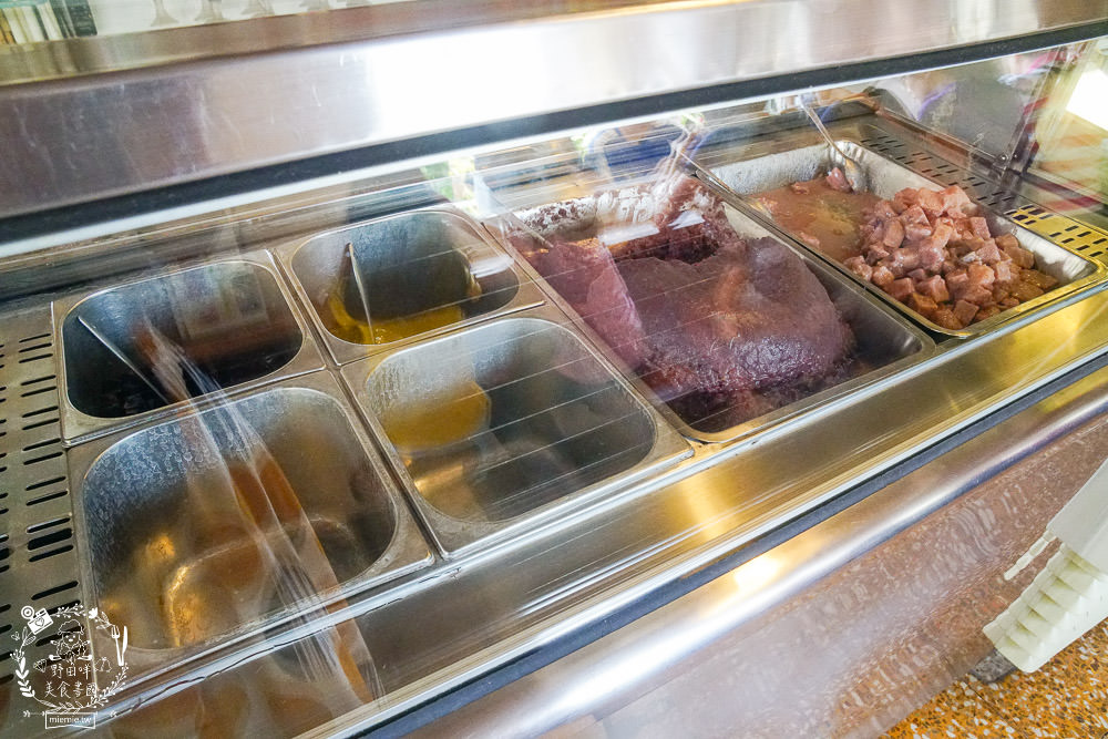 高雄[常美冰店]70年歷史老店|必點繽紛招牌冰|香蕉清冰好消暑