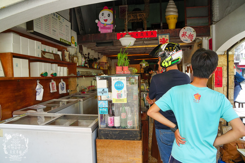 高雄[常美冰店]70年歷史老店|必點繽紛招牌冰|香蕉清冰好消暑