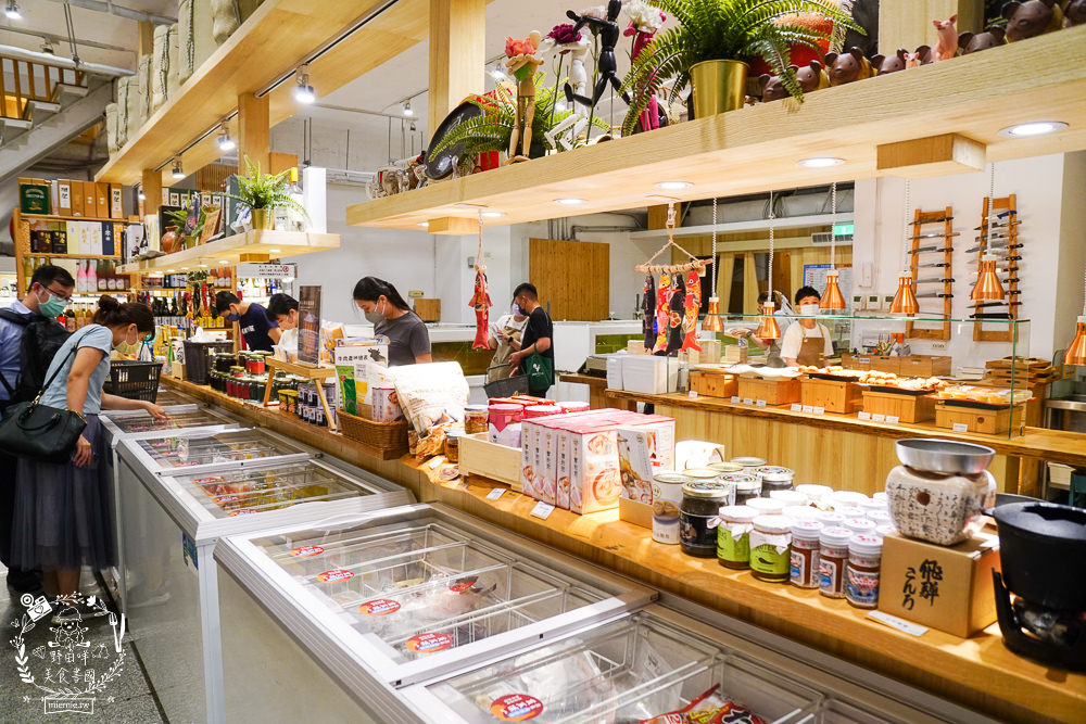 平凡五金行|高雄頂級進口肉品火鍋超市!空運活海鮮與日本和菓子!二樓有免費湯底與內用坐位! - 第10張圖 平凡五金行|高雄頂級進口肉品火鍋超市!空運活海鮮與日本和菓子!二樓有免費湯底與內用坐位!