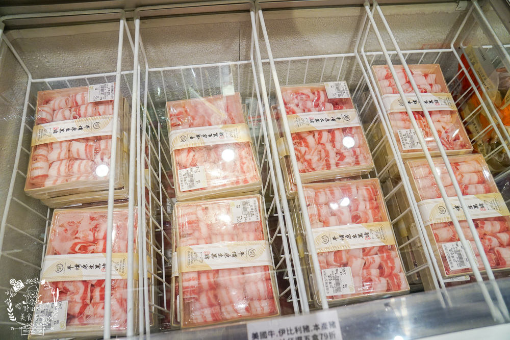 平凡五金行|高雄頂級進口肉品火鍋超市!空運活海鮮與日本和菓子!二樓有免費湯底與內用坐位! - 第15張圖 平凡五金行|高雄頂級進口肉品火鍋超市!空運活海鮮與日本和菓子!二樓有免費湯底與內用坐位!