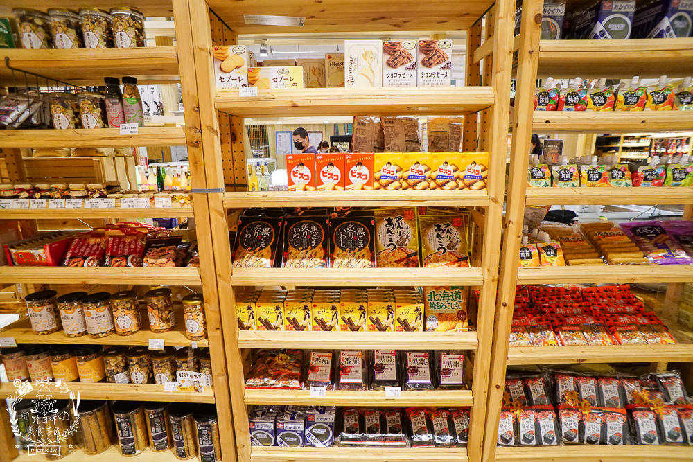 平凡五金行|高雄頂級進口肉品火鍋超市!空運活海鮮與日本和菓子!二樓有免費湯底與內用坐位! - 第33張圖 平凡五金行|高雄頂級進口肉品火鍋超市!空運活海鮮與日本和菓子!二樓有免費湯底與內用坐位!