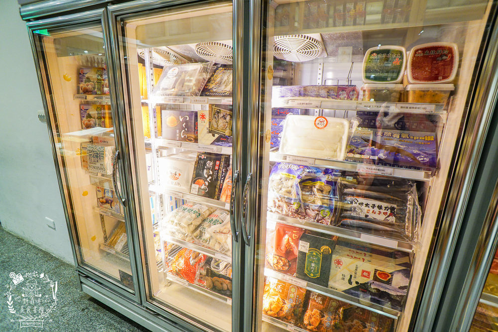 平凡五金行|高雄頂級進口肉品火鍋超市!空運活海鮮與日本和菓子!二樓有免費湯底與內用坐位! - 第36張圖 平凡五金行|高雄頂級進口肉品火鍋超市!空運活海鮮與日本和菓子!二樓有免費湯底與內用坐位!