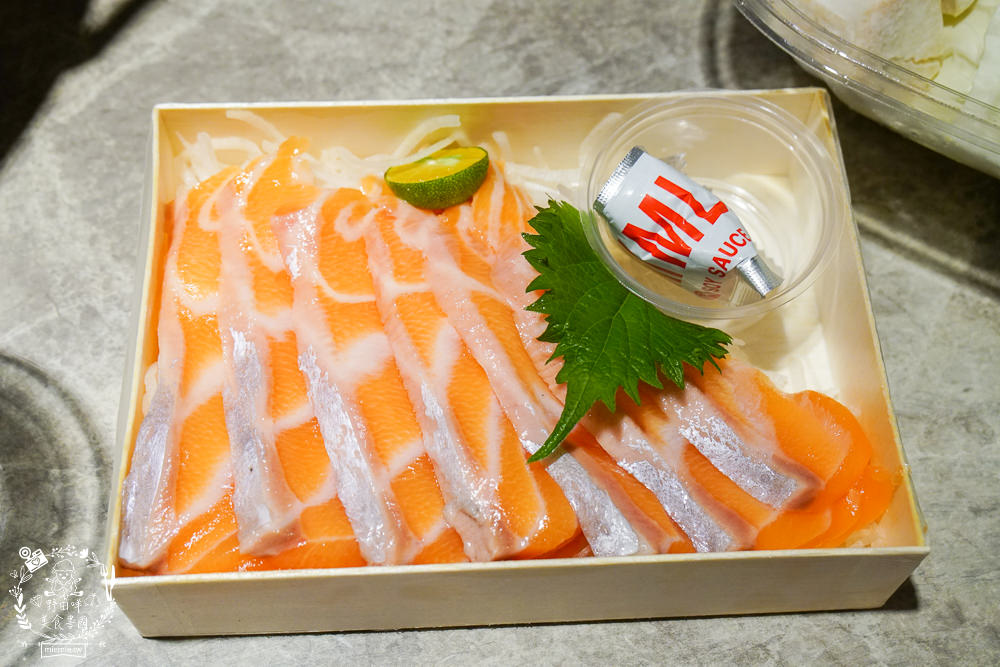 平凡五金行|高雄頂級進口肉品火鍋超市!空運活海鮮與日本和菓子!二樓有免費湯底與內用坐位! - 第51張圖 平凡五金行|高雄頂級進口肉品火鍋超市!空運活海鮮與日本和菓子!二樓有免費湯底與內用坐位!