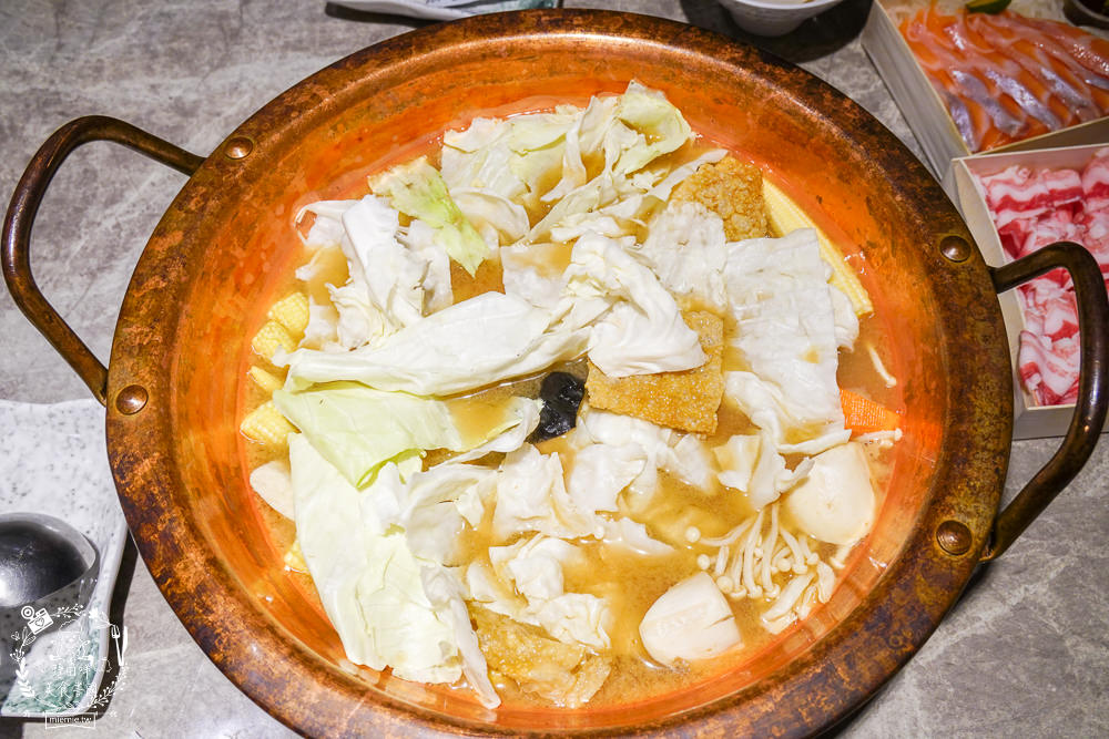 平凡五金行|高雄頂級進口肉品火鍋超市!空運活海鮮與日本和菓子!二樓有免費湯底與內用坐位! - 第50張圖 平凡五金行|高雄頂級進口肉品火鍋超市!空運活海鮮與日本和菓子!二樓有免費湯底與內用坐位!