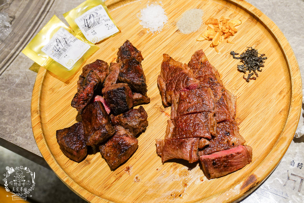 平凡五金行|高雄頂級進口肉品火鍋超市!空運活海鮮與日本和菓子!二樓有免費湯底與內用坐位! - 第52張圖 平凡五金行|高雄頂級進口肉品火鍋超市!空運活海鮮與日本和菓子!二樓有免費湯底與內用坐位!