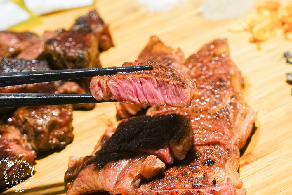 平凡五金行|高雄頂級進口肉品火鍋超市!空運活海鮮與日本和菓子!二樓有免費湯底與內用坐位! - 第55張圖 平凡五金行|高雄頂級進口肉品火鍋超市!空運活海鮮與日本和菓子!二樓有免費湯底與內用坐位!