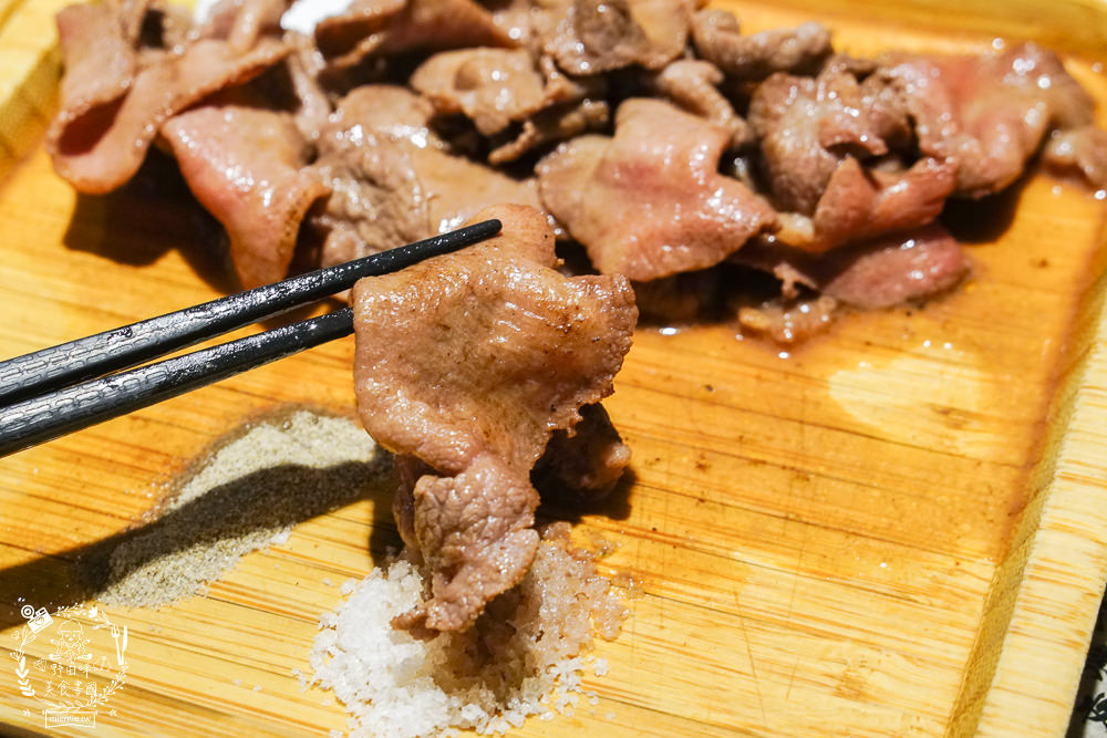 平凡五金行|高雄頂級進口肉品火鍋超市!空運活海鮮與日本和菓子!二樓有免費湯底與內用坐位! - 第58張圖 平凡五金行|高雄頂級進口肉品火鍋超市!空運活海鮮與日本和菓子!二樓有免費湯底與內用坐位!