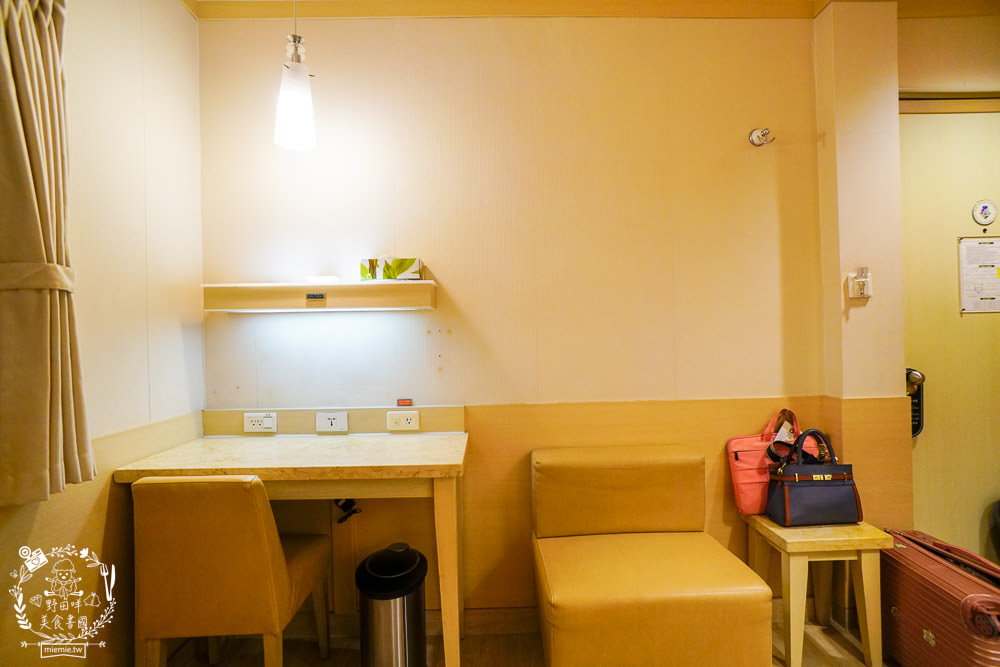 台南住宿[康橋商旅民生店]24小時供應的咖啡冰淇淋!可以欣賞到美麗的安平運河夜景?