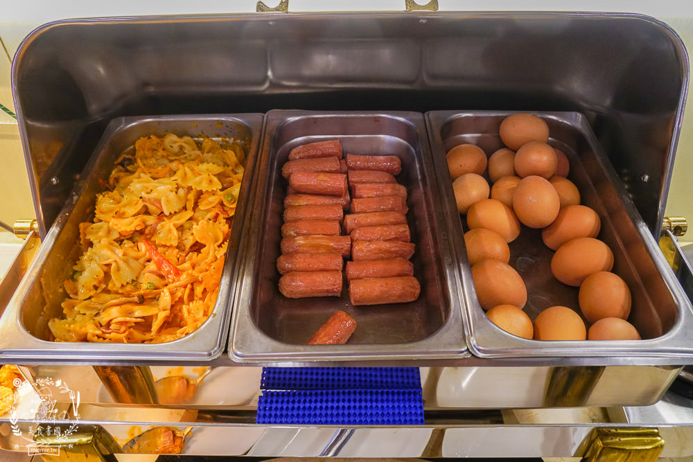 台南住宿[康橋商旅民生店]24小時供應的咖啡冰淇淋!可以欣賞到美麗的安平運河夜景?