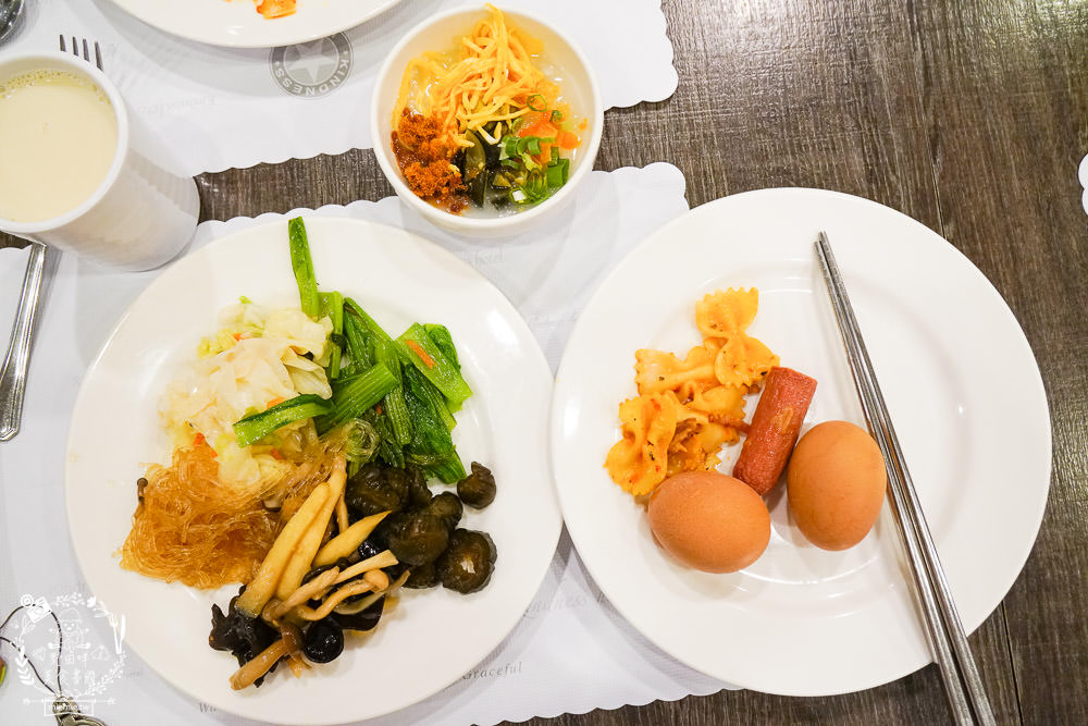 台南住宿[康橋商旅民生店]24小時供應的咖啡冰淇淋!可以欣賞到美麗的安平運河夜景?