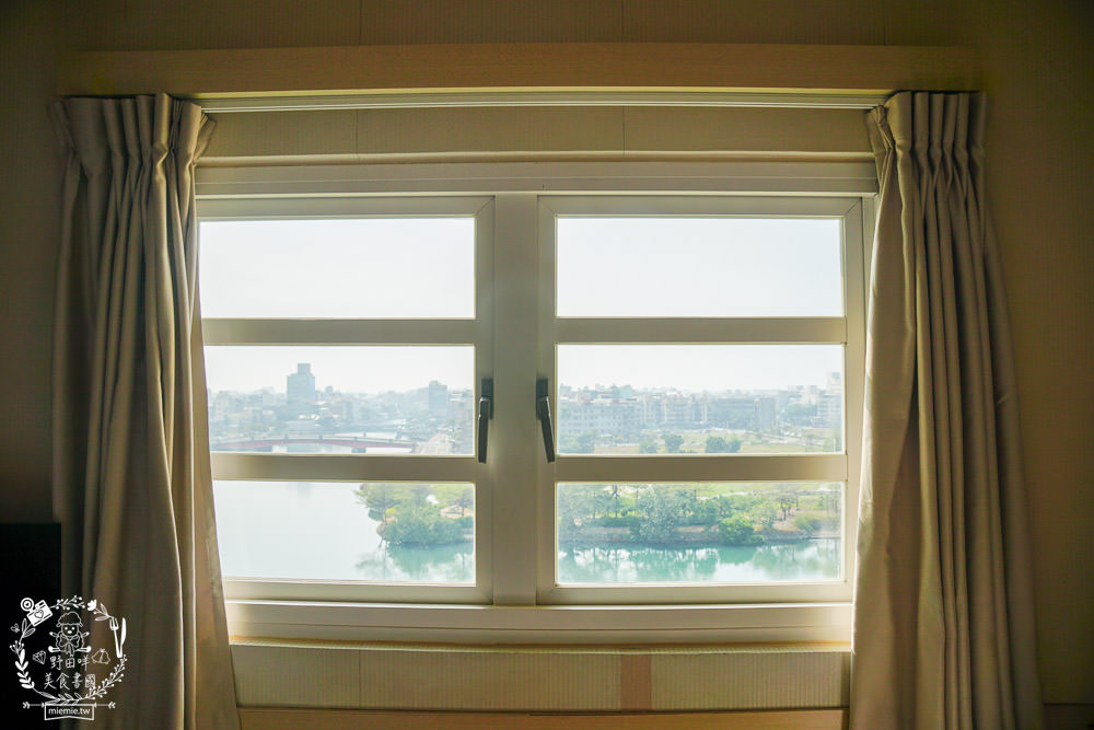 台南住宿[康橋商旅民生店]24小時供應的咖啡冰淇淋!可以欣賞到美麗的安平運河夜景?