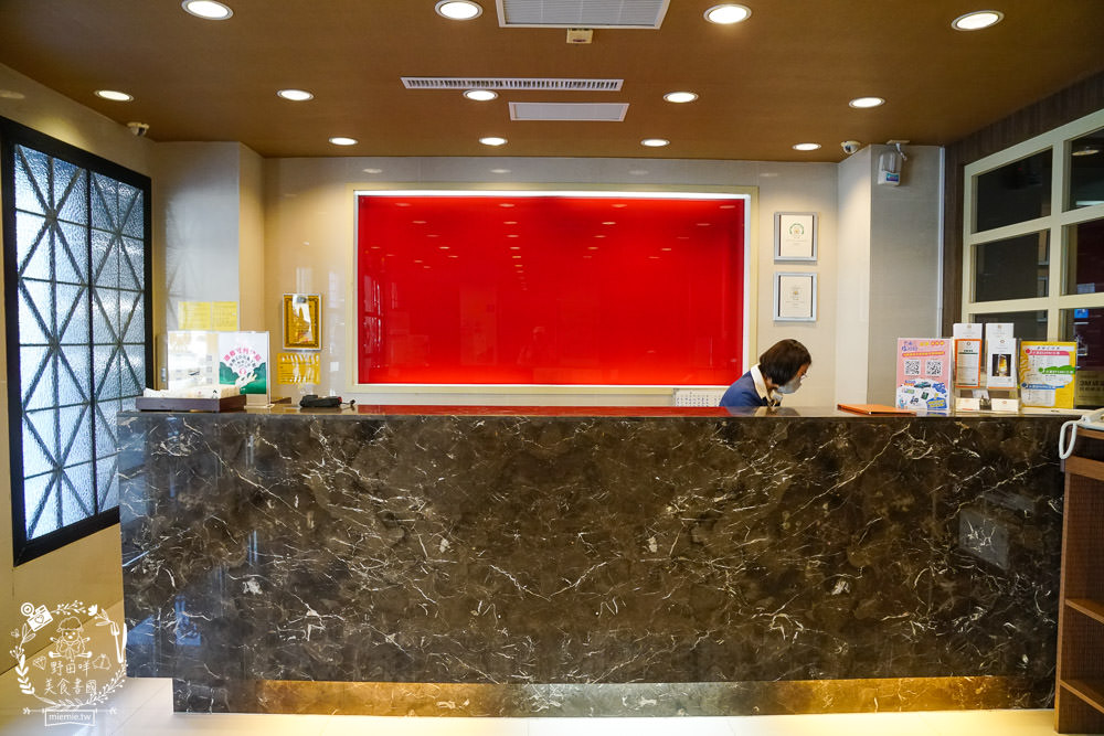 台南住宿[康橋商旅民生店]24小時供應的咖啡冰淇淋!可以欣賞到美麗的安平運河夜景?