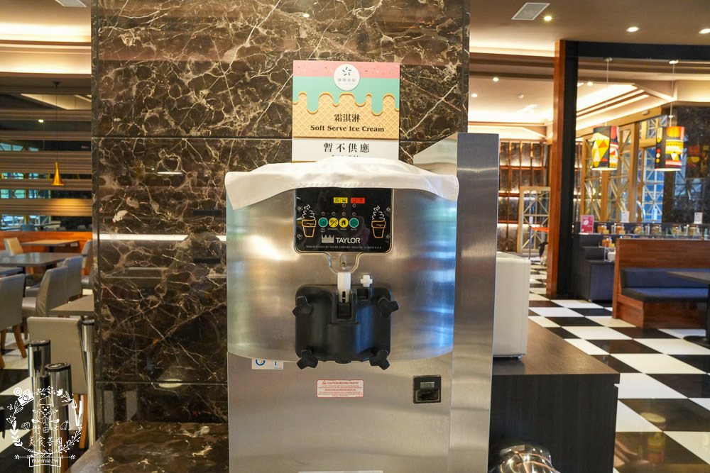 康橋商旅花蓮站前館超澎派的一泊三食!宵夜晚餐有歌手駐唱?中西式自助早餐飽到天靈蓋!居然還有貼心的下午茶點心