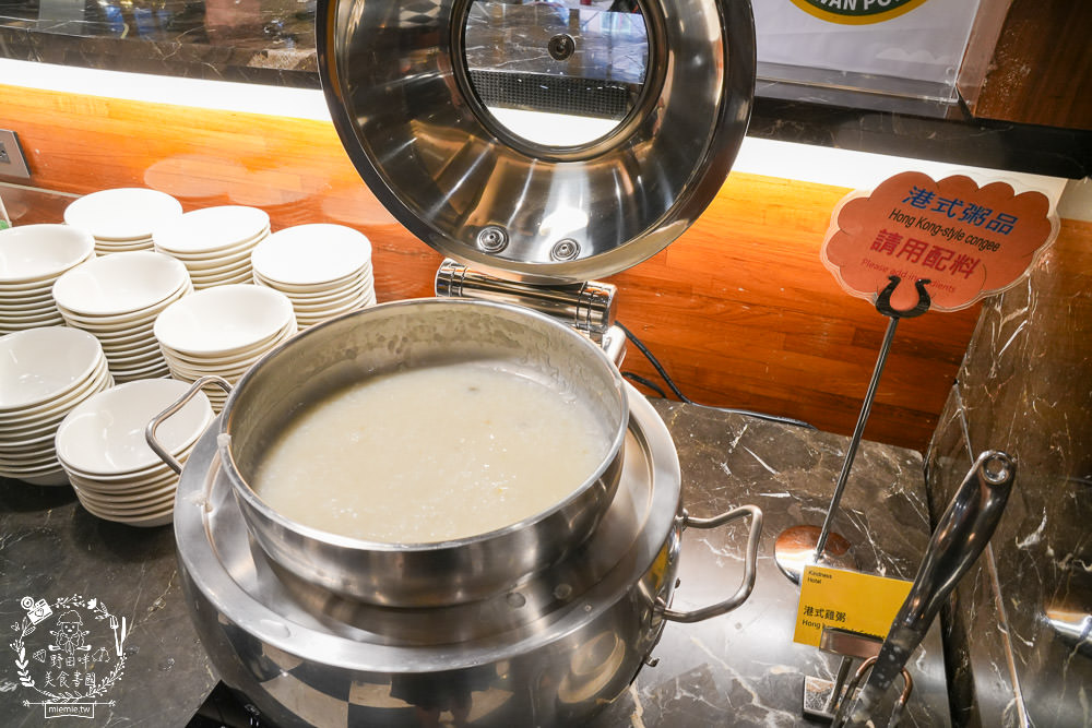 康橋商旅花蓮站前館超澎派的一泊三食!宵夜晚餐有歌手駐唱?中西式自助早餐飽到天靈蓋!居然還有貼心的下午茶點心