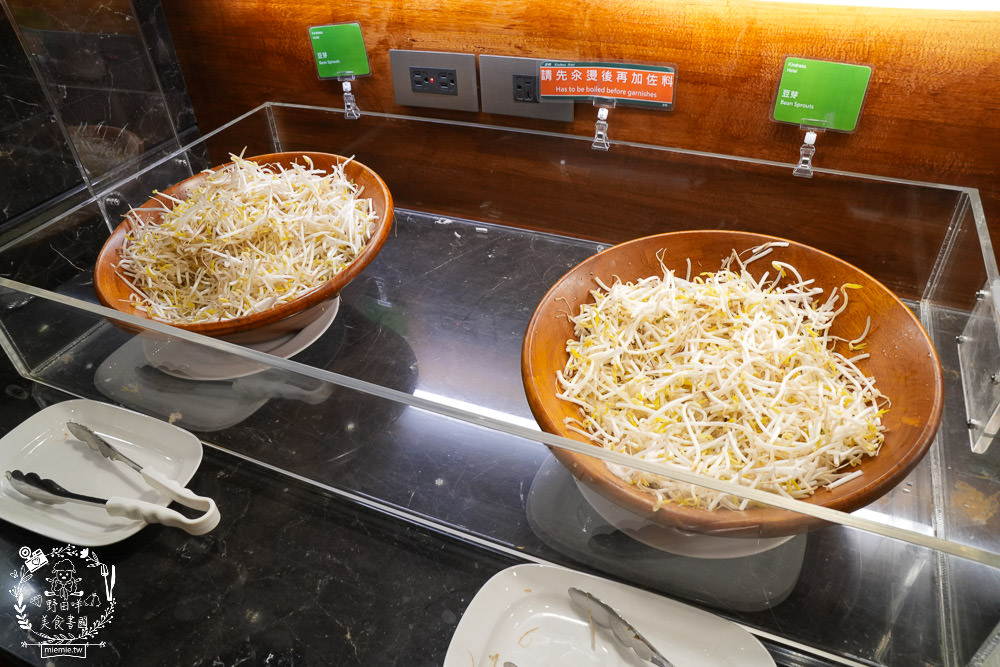 康橋商旅花蓮站前館超澎派的一泊三食!宵夜晚餐有歌手駐唱?中西式自助早餐飽到天靈蓋!居然還有貼心的下午茶點心