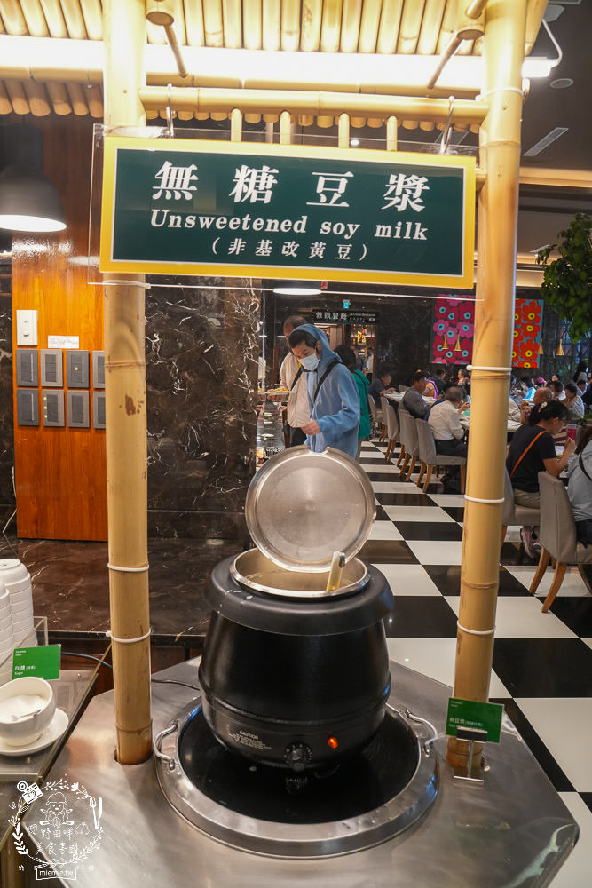康橋商旅花蓮站前館超澎派的一泊三食!宵夜晚餐有歌手駐唱?中西式自助早餐飽到天靈蓋!居然還有貼心的下午茶點心