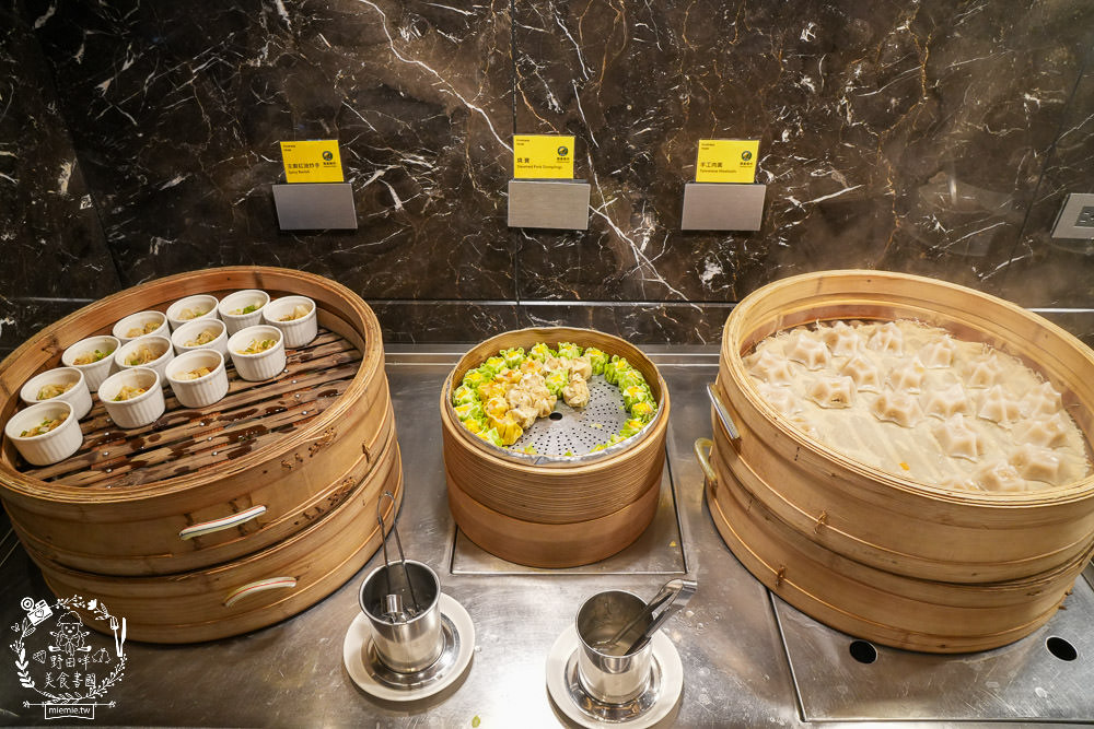 康橋商旅花蓮站前館超澎派的一泊三食!宵夜晚餐有歌手駐唱?中西式自助早餐飽到天靈蓋!居然還有貼心的下午茶點心