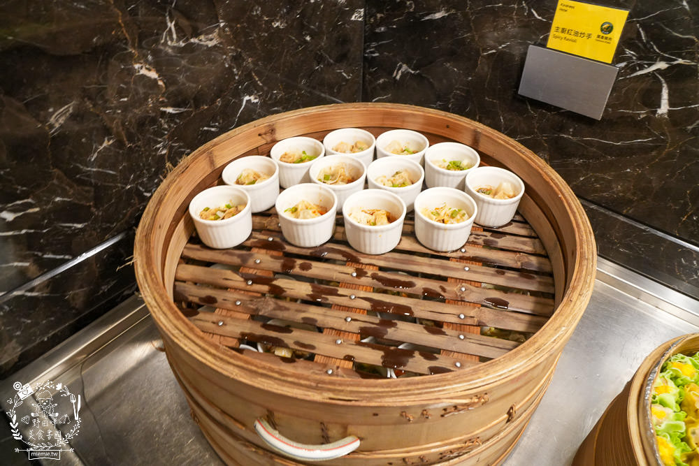 康橋商旅花蓮站前館超澎派的一泊三食!宵夜晚餐有歌手駐唱?中西式自助早餐飽到天靈蓋!居然還有貼心的下午茶點心