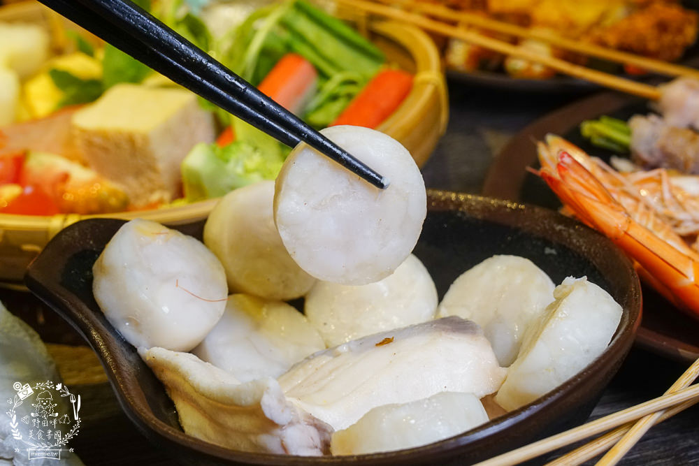 御串燒麻辣火鍋吃到飽|高雄也能吃到串串燒的重慶火鍋?最低558元就超過100種選項超霸氣!麻辣小龍蝦+水煮魚香麻帶勁!