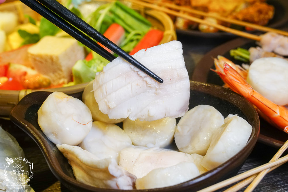 御串燒麻辣火鍋吃到飽|高雄也能吃到串串燒的重慶火鍋?最低558元就超過100種選項超霸氣!麻辣小龍蝦+水煮魚香麻帶勁!