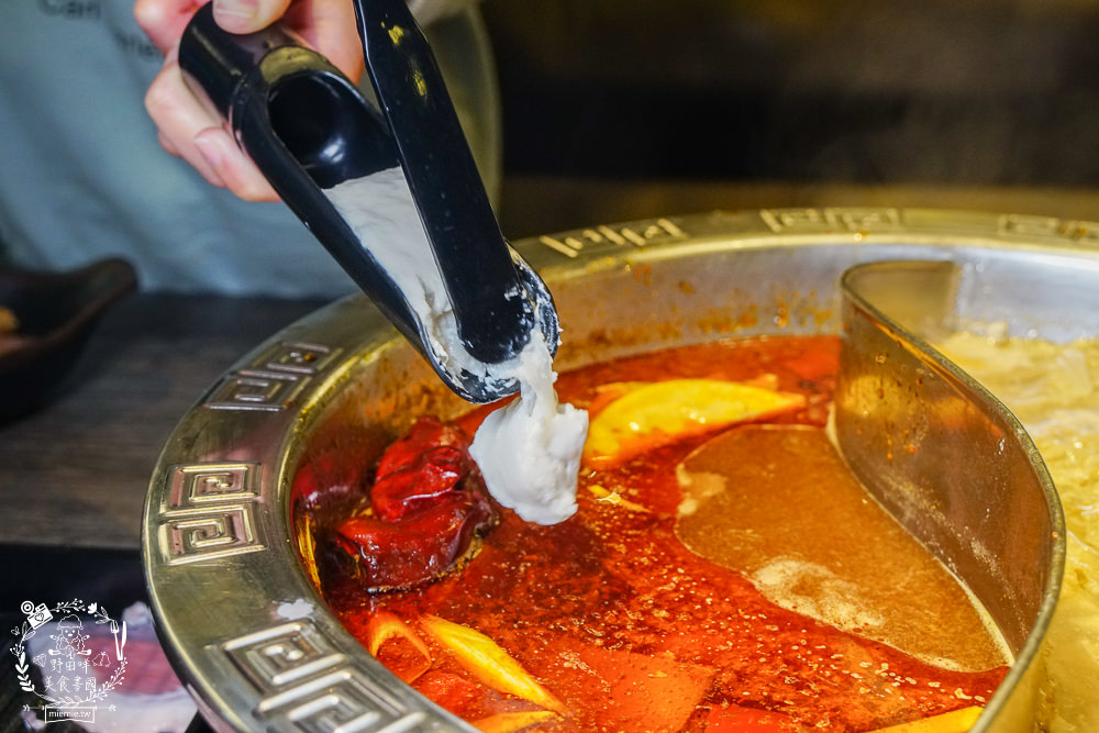 御串燒麻辣火鍋吃到飽|高雄也能吃到串串燒的重慶火鍋?最低558元就超過100種選項超霸氣!麻辣小龍蝦+水煮魚香麻帶勁!