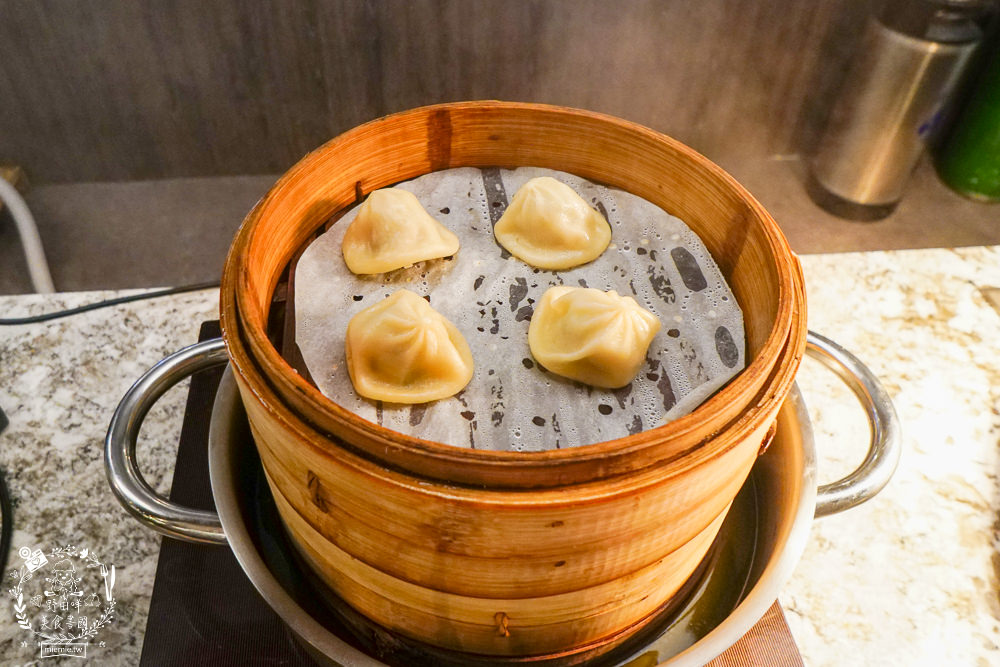 御串燒麻辣火鍋吃到飽|高雄也能吃到串串燒的重慶火鍋?最低558元就超過100種選項超霸氣!麻辣小龍蝦+水煮魚香麻帶勁!