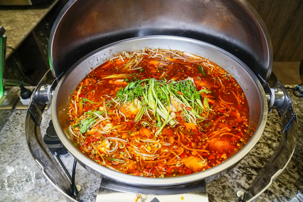 御串燒麻辣火鍋吃到飽|高雄也能吃到串串燒的重慶火鍋?最低558元就超過100種選項超霸氣!麻辣小龍蝦+水煮魚香麻帶勁!