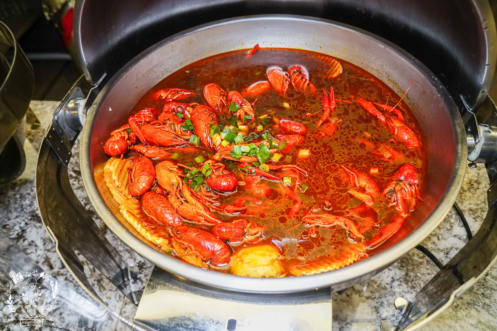 御串燒麻辣火鍋吃到飽|高雄也能吃到串串燒的重慶火鍋?最低558元就超過100種選項超霸氣!麻辣小龍蝦+水煮魚香麻帶勁!