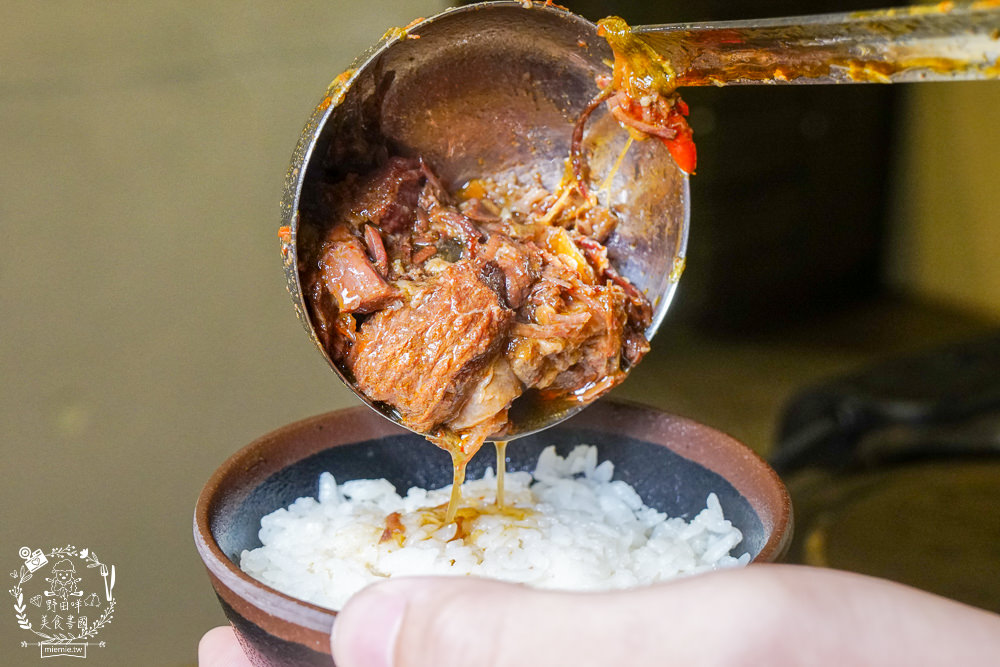 御串燒麻辣火鍋吃到飽|高雄也能吃到串串燒的重慶火鍋?最低558元就超過100種選項超霸氣!麻辣小龍蝦+水煮魚香麻帶勁!