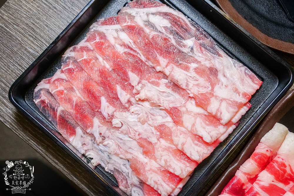 御串燒麻辣火鍋吃到飽|高雄也能吃到串串燒的重慶火鍋?最低558元就超過100種選項超霸氣!麻辣小龍蝦+水煮魚香麻帶勁!