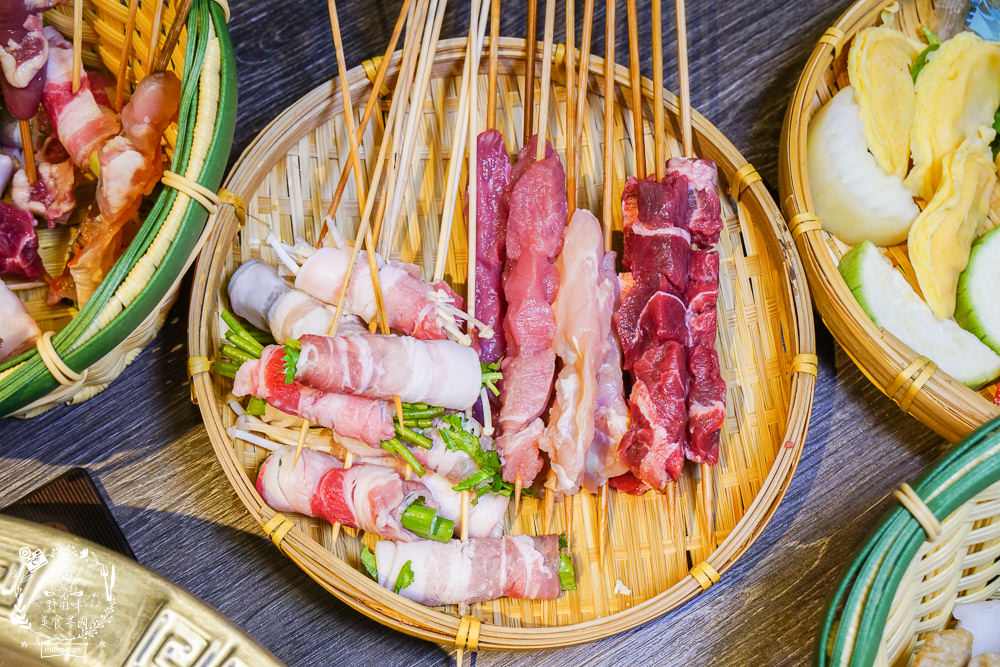 御串燒麻辣火鍋吃到飽|高雄也能吃到串串燒的重慶火鍋?最低558元就超過100種選項超霸氣!麻辣小龍蝦+水煮魚香麻帶勁!
