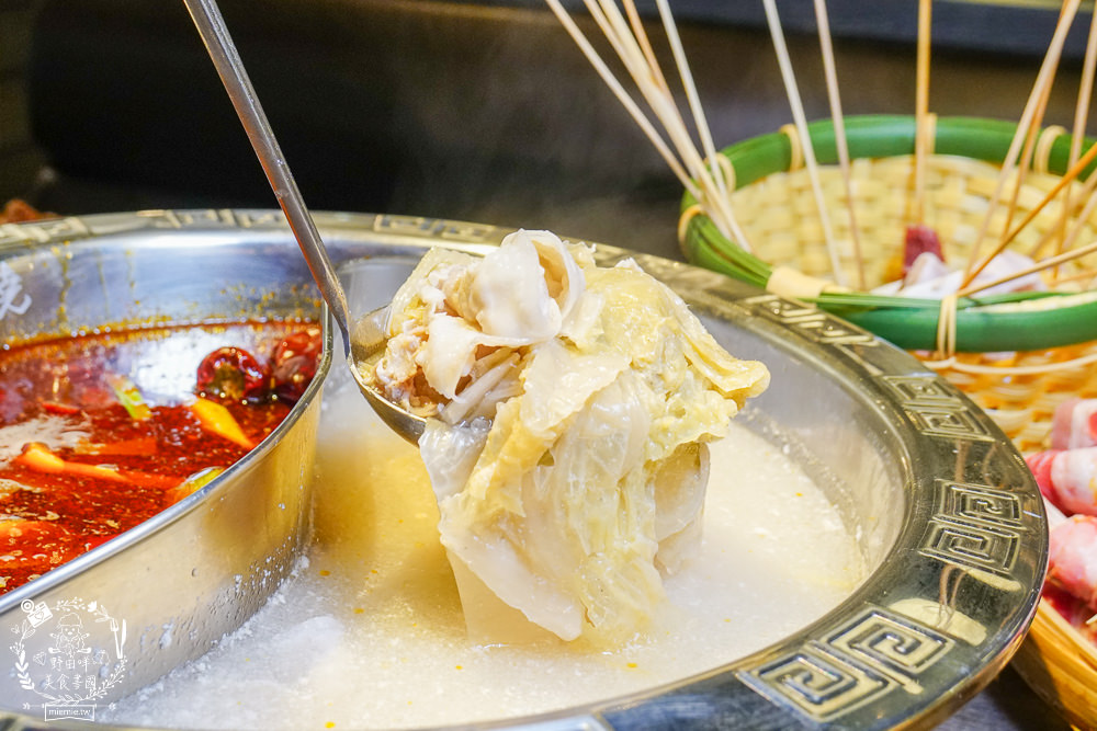 御串燒麻辣火鍋吃到飽|高雄也能吃到串串燒的重慶火鍋?最低558元就超過100種選項超霸氣!麻辣小龍蝦+水煮魚香麻帶勁!