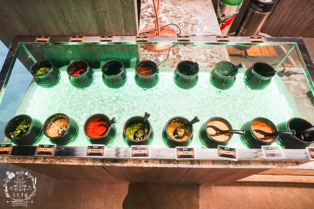 御串燒麻辣火鍋吃到飽|高雄也能吃到串串燒的重慶火鍋?最低558元就超過100種選項超霸氣!麻辣小龍蝦+水煮魚香麻帶勁!