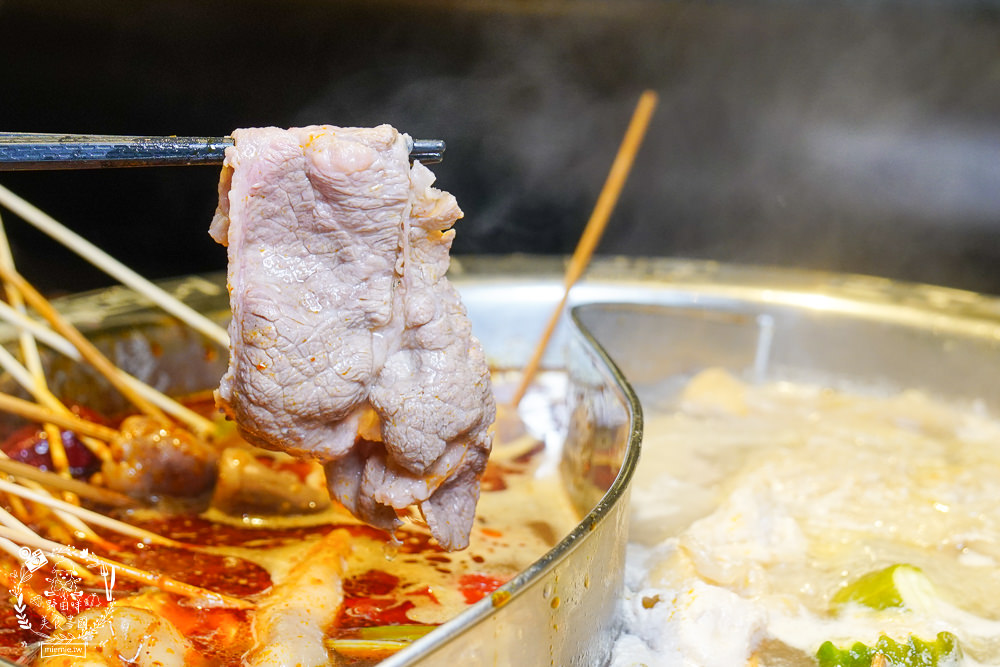 御串燒麻辣火鍋吃到飽|高雄也能吃到串串燒的重慶火鍋?最低558元就超過100種選項超霸氣!麻辣小龍蝦+水煮魚香麻帶勁!