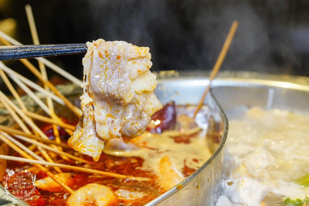 御串燒麻辣火鍋吃到飽|高雄也能吃到串串燒的重慶火鍋?最低558元就超過100種選項超霸氣!麻辣小龍蝦+水煮魚香麻帶勁!