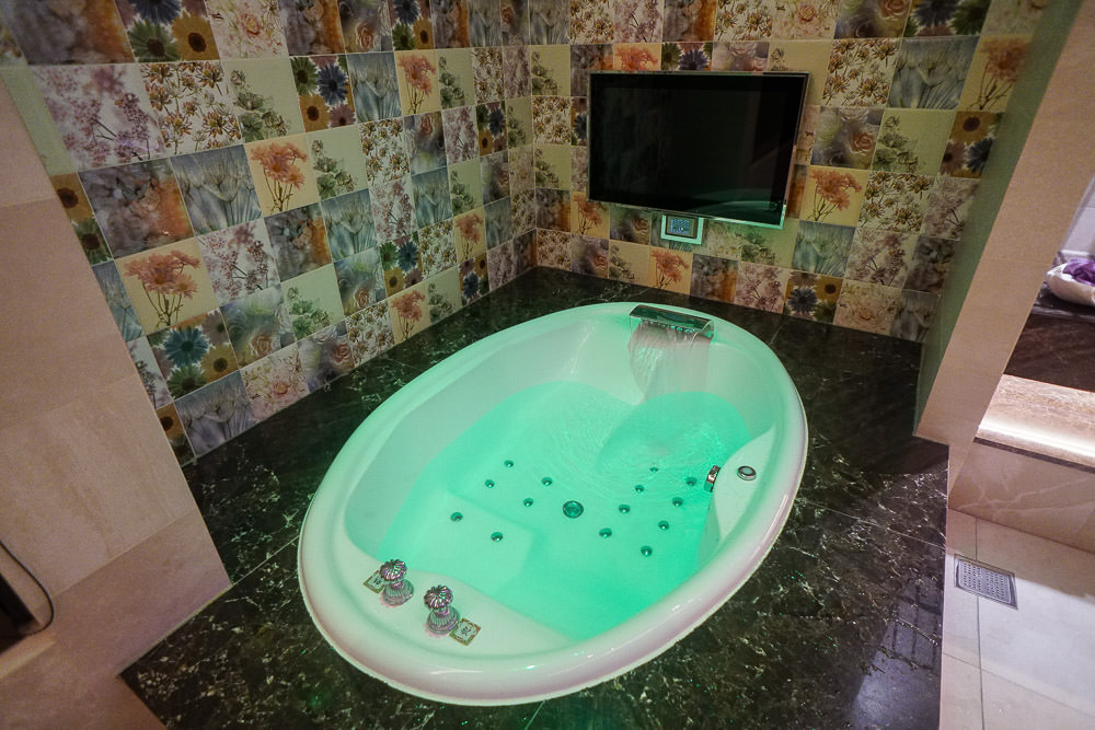 高雄御宿汽車旅館鳳山館|超人氣住宿|每逢假日一房難求