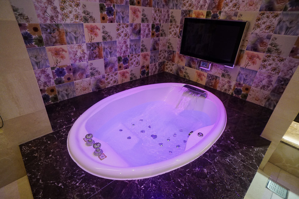 高雄御宿汽車旅館鳳山館|超人氣住宿|每逢假日一房難求