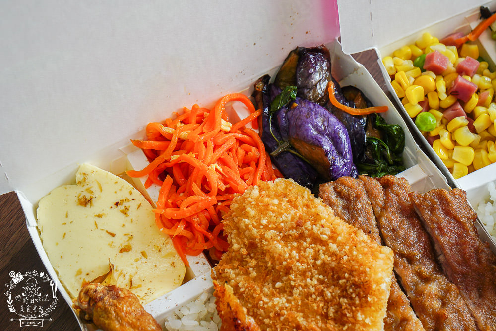 高雄便當推薦[御蕎園排骨飯]三民高CP值便當店!滷肉排骨雙拼人氣推薦!霸氣特餐超豐盛?