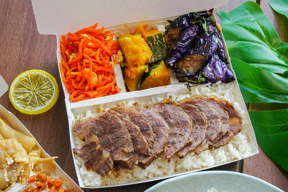 高雄便當推薦[御蕎園排骨飯]三民高CP值便當店!滷肉排骨雙拼人氣推薦!霸氣特餐超豐盛?
