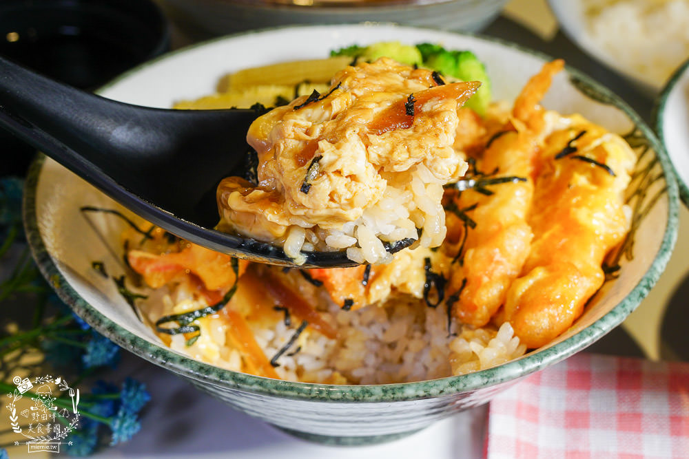 高雄[悅食堂]文山特區用料實在的日式料理!不惜成本採用溫體豬雞肉品嘗起來超安心!!