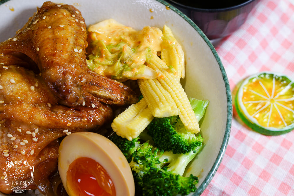 高雄[悅食堂]文山特區用料實在的日式料理!不惜成本採用溫體豬雞肉品嘗起來超安心!!