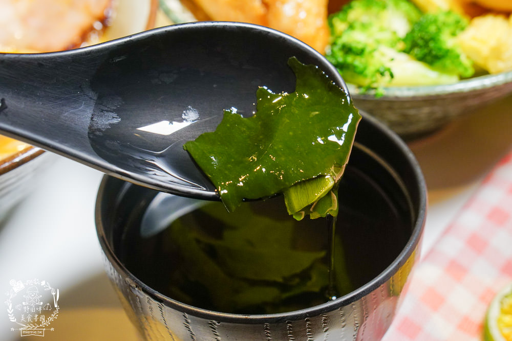 高雄[悅食堂]文山特區用料實在的日式料理!不惜成本採用溫體豬雞肉品嘗起來超安心!!