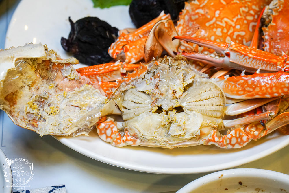 情韓式餐廳|高雄韓式料理399元吃到飽居然有超肥美螃蟹跟韓式滷豬腳?韓國人超愛的銷魂醬醃螃蟹不預定吃不到?