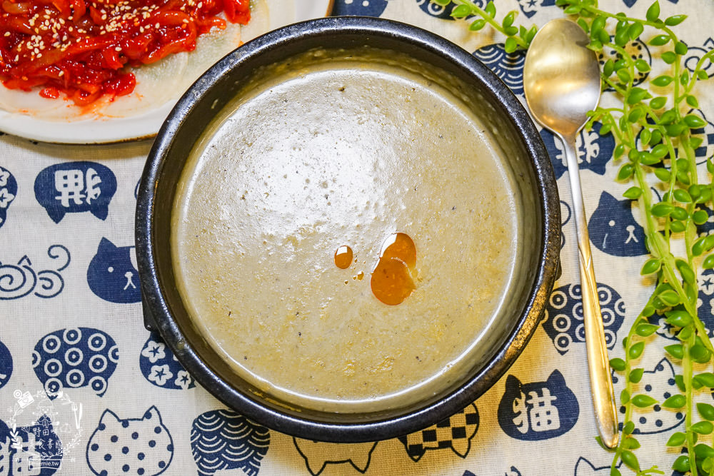 情韓式餐廳|高雄韓式料理399元吃到飽居然有超肥美螃蟹跟韓式滷豬腳?韓國人超愛的銷魂醬醃螃蟹不預定吃不到?