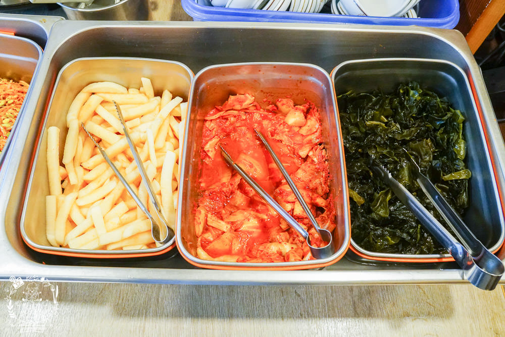 情韓式餐廳|高雄韓式料理399元吃到飽居然有超肥美螃蟹跟韓式滷豬腳?韓國人超愛的銷魂醬醃螃蟹不預定吃不到?