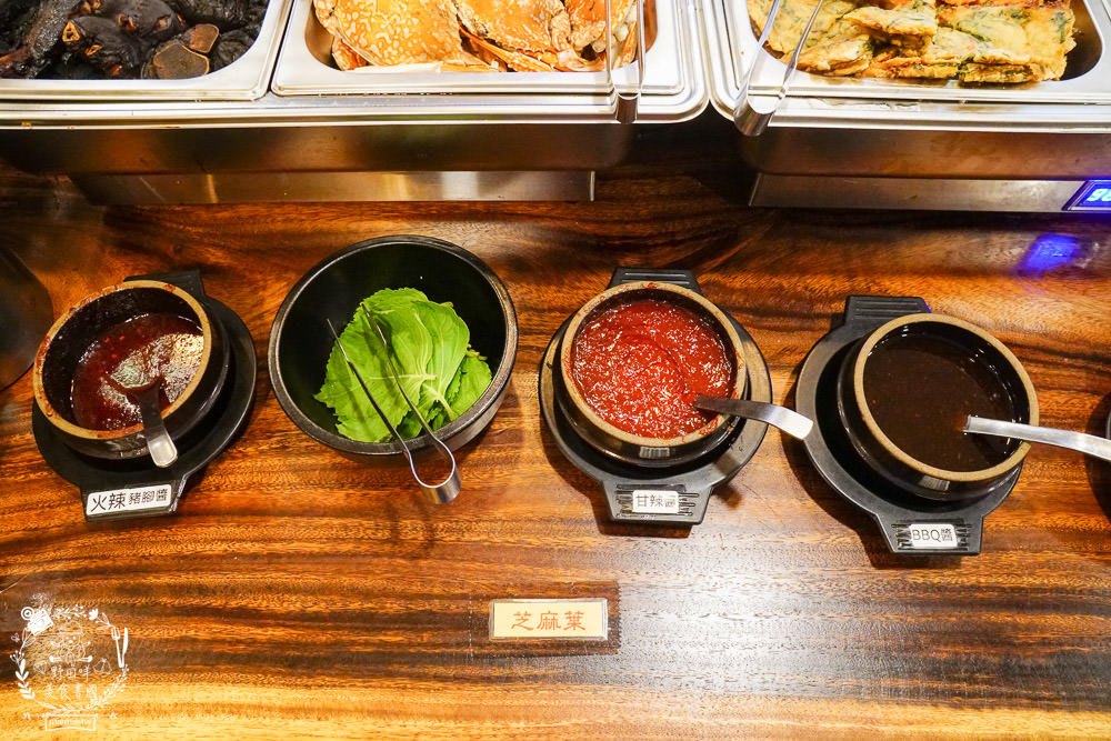 情韓式餐廳|高雄韓式料理399元吃到飽居然有超肥美螃蟹跟韓式滷豬腳?韓國人超愛的銷魂醬醃螃蟹不預定吃不到?